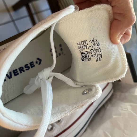 NWT NIB CONVERSE MADISON size 7 white - Picture 6 of 6